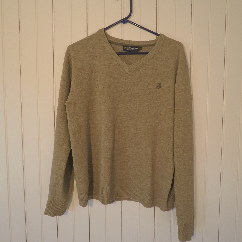V Neck Sweater U.S. Polo Assn. Large 100% Acrylic